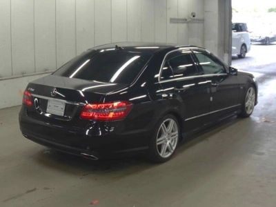 MERCEDES BENZ E CLASS
