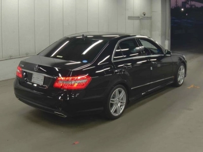 MERCEDES BENZ E CLASS
