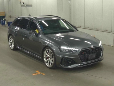 AUDI RS4 AVANTE