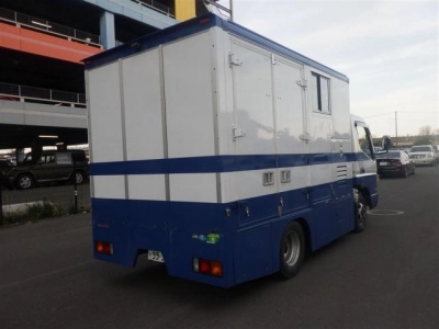 MITSUBISHI CANTER