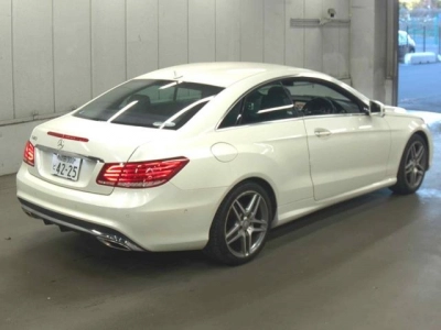 MERCEDES BENZ E CLASS