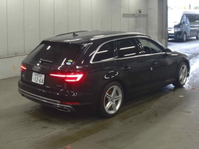 AUDI A4 AVANTE