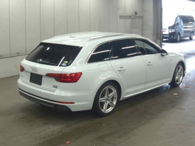 AUDI A4 AVANTE
