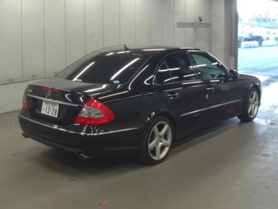 MERCEDES BENZ E CLASS