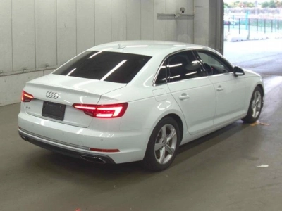 AUDI A4 AVANTE