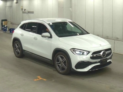 MERCEDES BENZ GLA