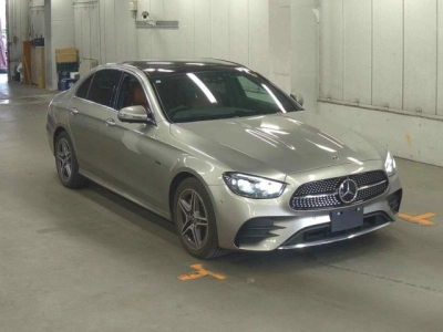 MERCEDES BENZ E CLASS