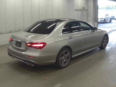 MERCEDES BENZ E CLASS