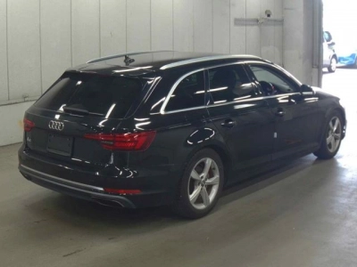 AUDI A4 AVANTE