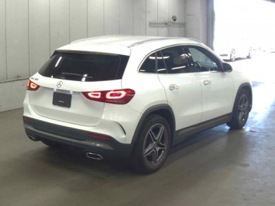 MERCEDES BENZ GLA