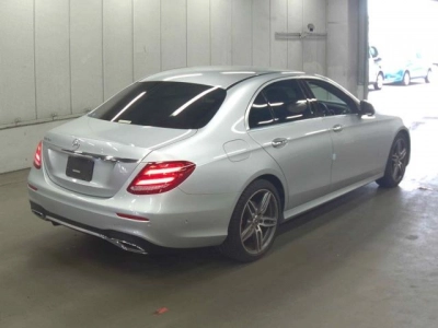 MERCEDES BENZ E CLASS