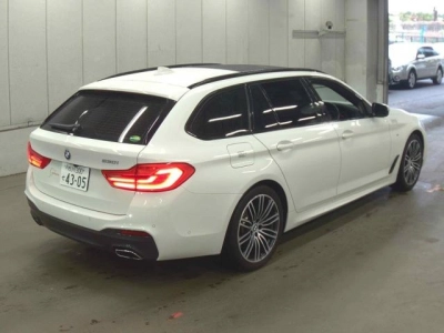 BMW 5 SERIES