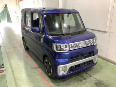 DAIHATSU WAKE