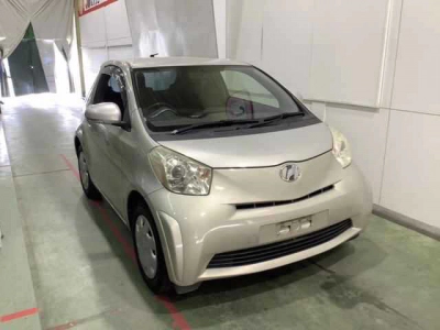 TOYOTA IQ