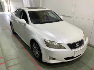 LEXUS IS