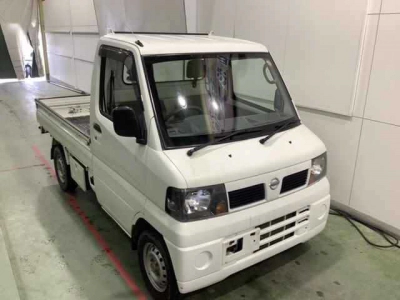 NISSAN CLIPPER TRUCK