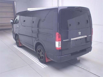 TOYOTA HIACE