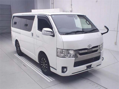 TOYOTA REGIUS ACE