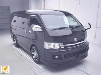 TOYOTA REGIUS ACE
