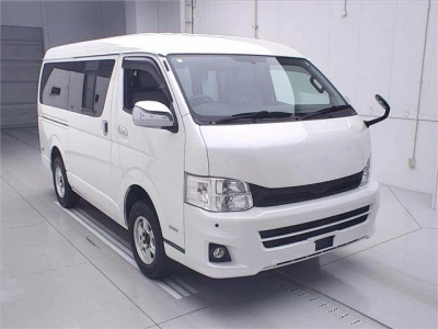 TOYOTA REGIUS ACE