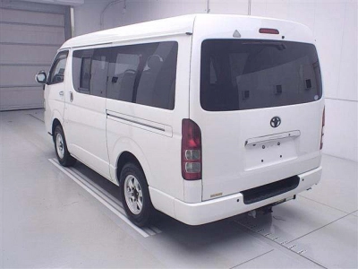 TOYOTA REGIUS ACE