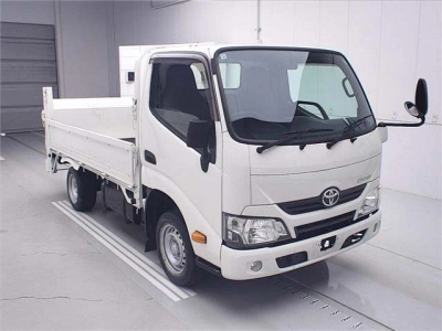TOYOTA DYNA