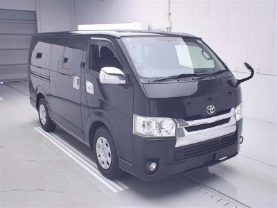 TOYOTA REGIUS ACE