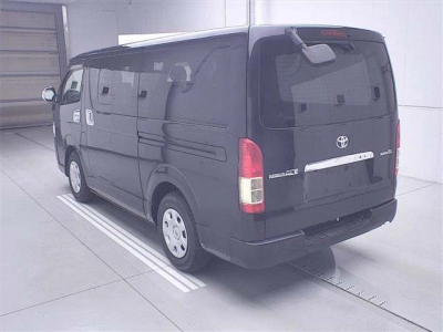 TOYOTA REGIUS ACE