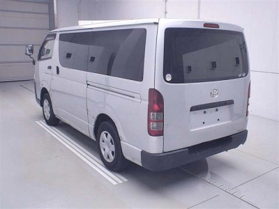 TOYOTA REGIUS ACE