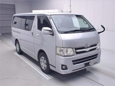 TOYOTA REGIUS ACE