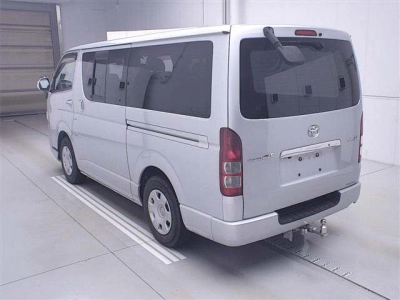TOYOTA REGIUS ACE