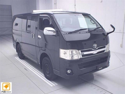 TOYOTA REGIUS ACE