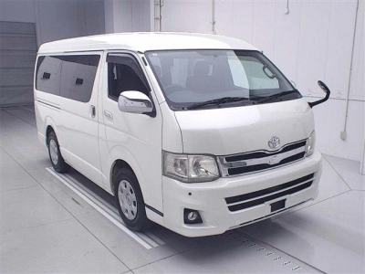 TOYOTA REGIUS ACE
