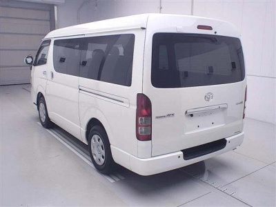 TOYOTA REGIUS ACE