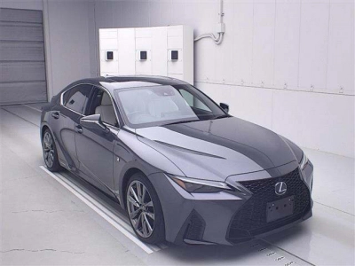 LEXUS IS