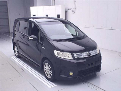 HONDA FREED SPIKE