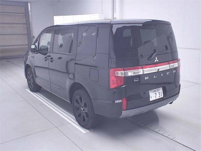MITSUBISHI DELICA D:5