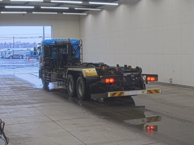 NISSAN DIESEL (UD) QUON