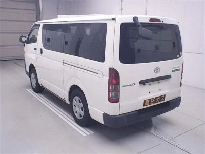 TOYOTA REGIUS ACE