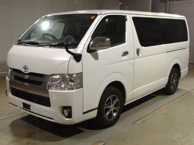 TOYOTA HIACE VAN