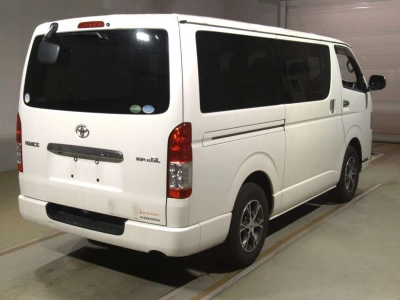 TOYOTA HIACE VAN