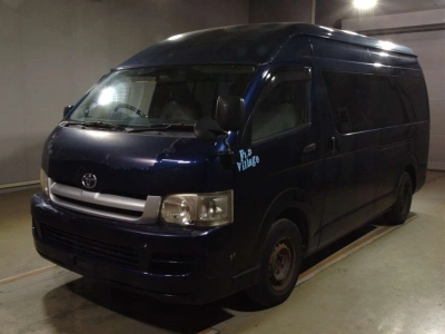 TOYOTA HIACE COMMUTER