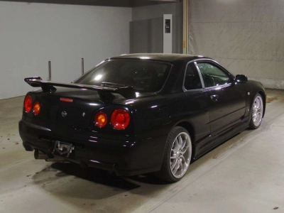 NISSAN SKYLINE
