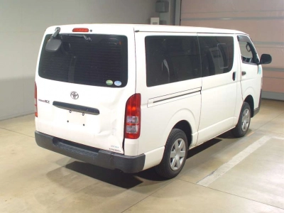 TOYOTA REGIUS VAN