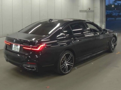 BMW 7 SERIES