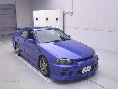 NISSAN SKYLINE