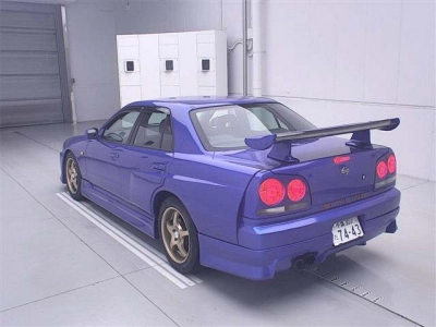 NISSAN SKYLINE