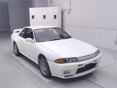 NISSAN SKYLINE