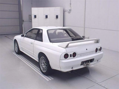 NISSAN SKYLINE