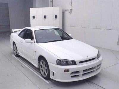 NISSAN SKYLINE